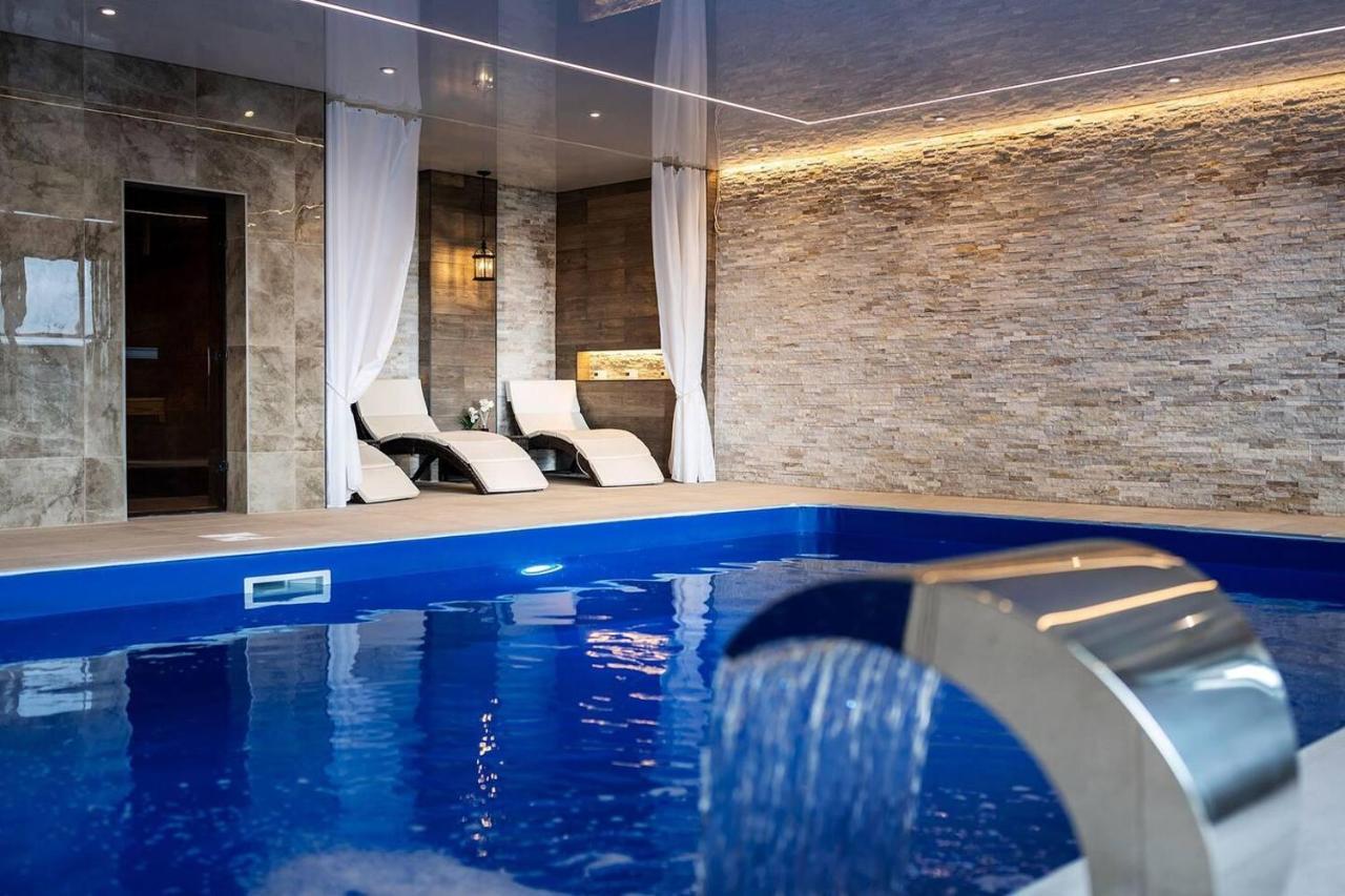 Clwyd Gate Manor Pool Sauna Hottub Cave Wales Ruthin Ngoại thất bức ảnh
