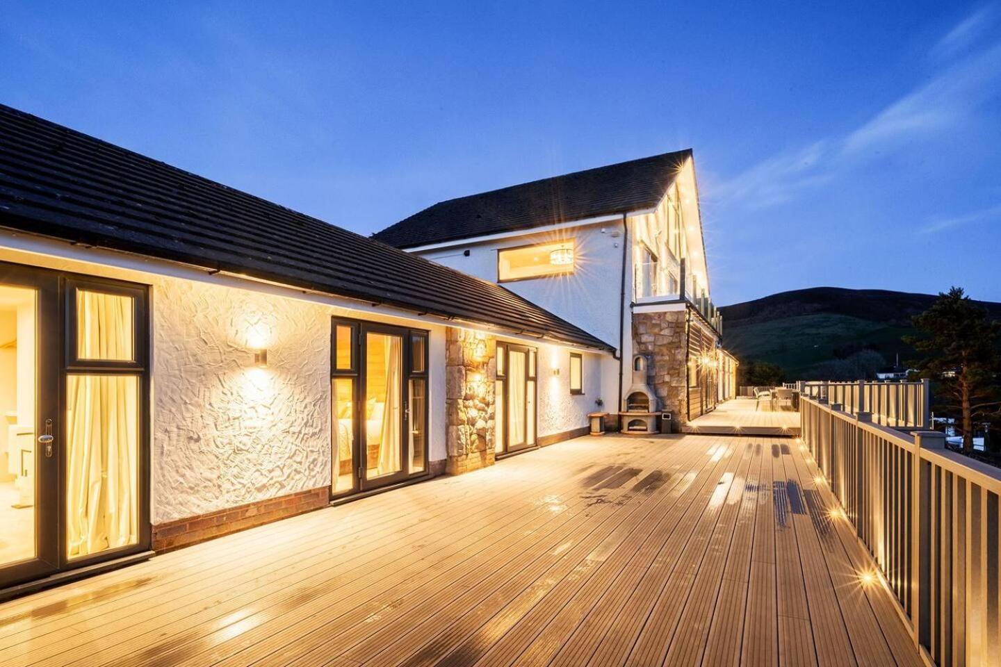 Clwyd Gate Manor Pool Sauna Hottub Cave Wales Ruthin Ngoại thất bức ảnh